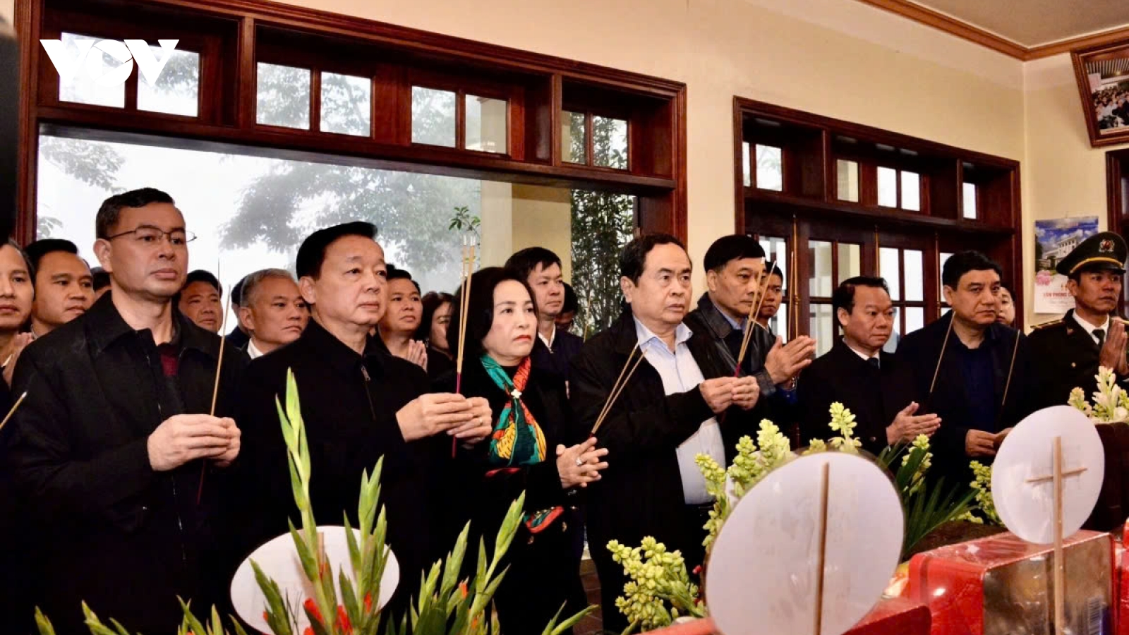 Top legislator commemorates President Ho Chi Minh on Party anniversary